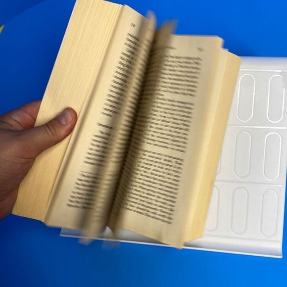 The Intelligent Investor Book Revised Edition by Benjamin Graham in Soft Bound - Picture 7 of 8